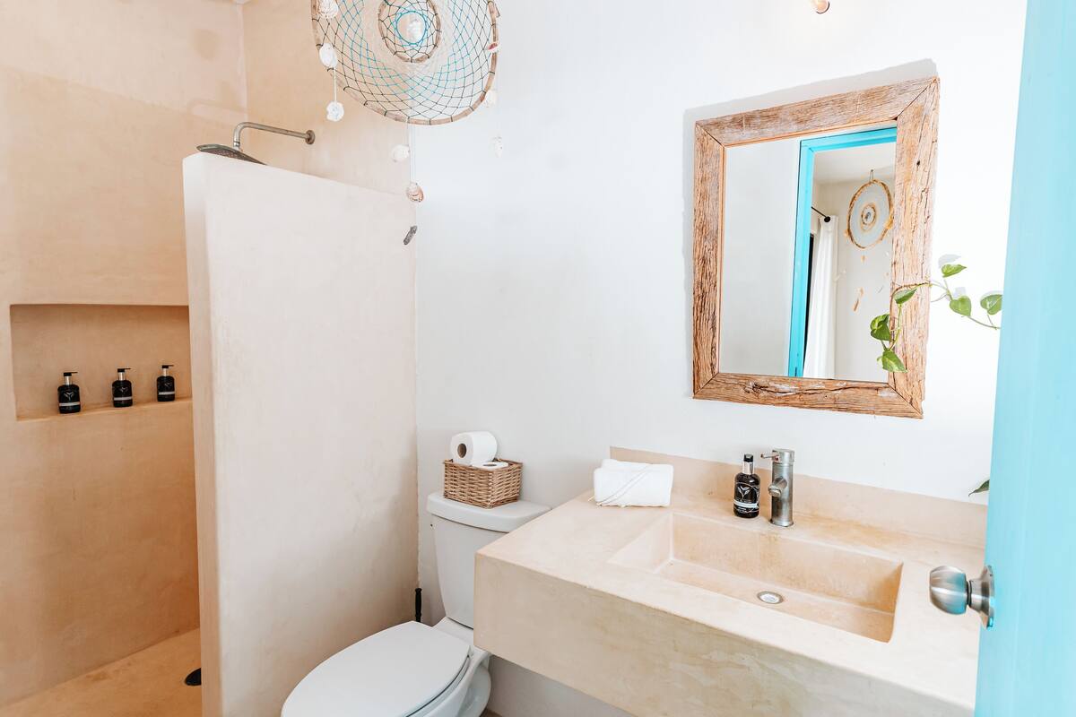 shower, towels, soap, shampoo