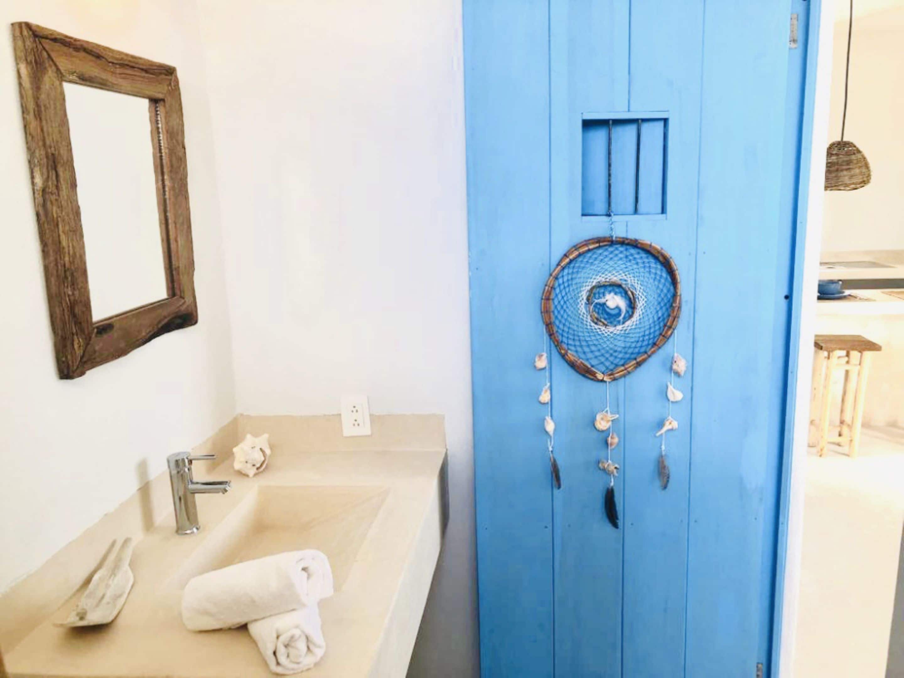 shower, towels, soap, shampoo