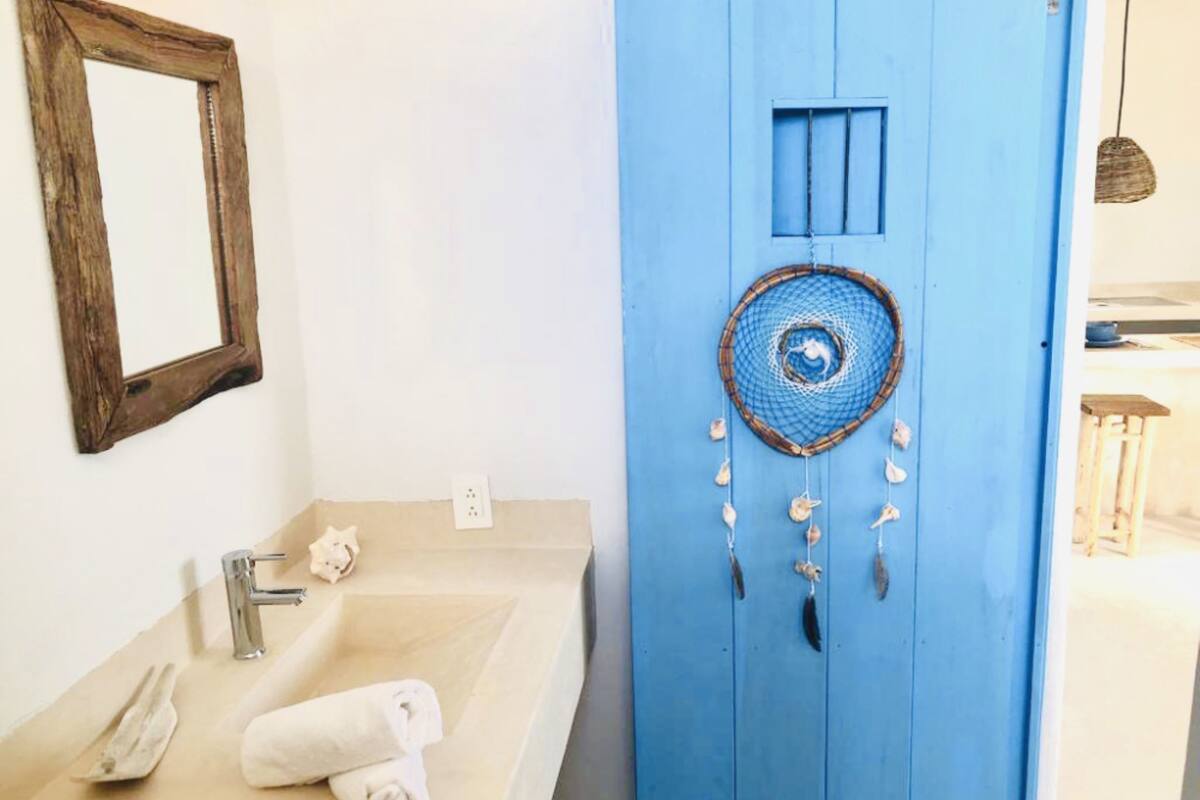 shower, towels, soap, shampoo