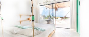 Luna Selva amplia terraza vista selva | Individually decorated, free WiFi, bed sheets