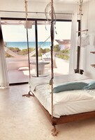 Decoración personalizada, wifi gratis y ropa de cama 