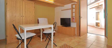 Appartement, 1 slaapkamer | Dineren op de kamer