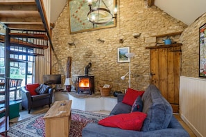 Living area - Tump Cottage (Stonehouse)
