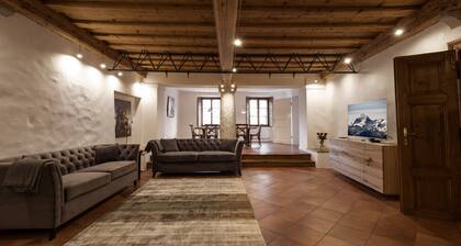 River & Castle View apartment Rose / 2-BR, 1.5-bathroom, big living&dining room