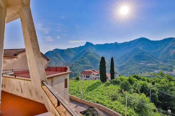 Apartment, 2 Schlafzimmer | Blick auf die Berge