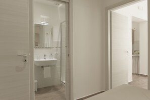 Apartment, 2 Schlafzimmer | Badezimmer | Dusche, kostenlose Toilettenartikel, Haartrockner