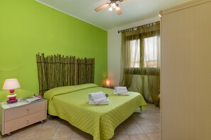 Apartment, 2 Bedrooms | 2 bedrooms, cots/infant beds