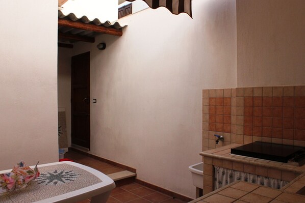 Apartment, 1 Schlafzimmer | Essbereich im Zimmer