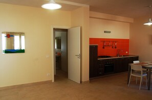 Appartamento, 2 camere da letto | Area soggiorno | TV LCD