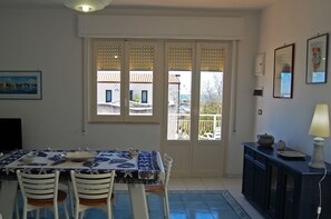 Apartment, 1 Schlafzimmer | Wohnbereich | LCD-Fernseher