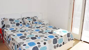 Apartment, 2 Bedrooms | 2 bedrooms, cots/infant beds, free WiFi