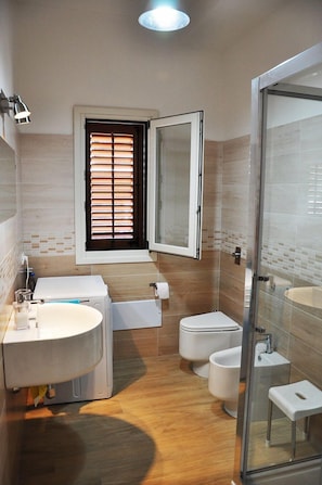 Apartment, 2 Bedrooms | Bathroom