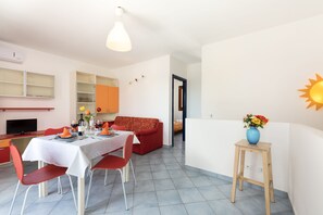 Apartment, 1 Bedroom | In-room dining - I tre Golfi Zenzero (San Vito Lo Capo)