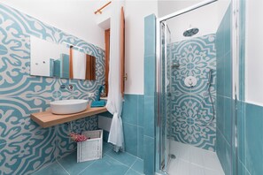 Apartment, 2 Schlafzimmer | Badezimmer | Dusche, kostenlose Toilettenartikel, Haartrockner