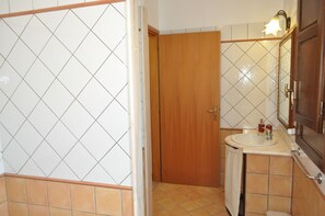 Apartment, 1 Schlafzimmer | Badezimmer | Dusche, kostenlose Toilettenartikel, Haartrockner, Bidet
