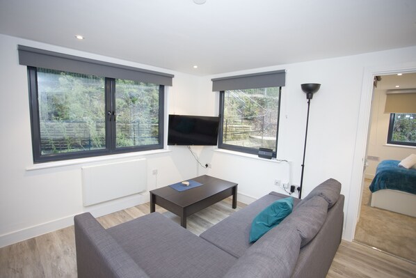 Apartment | Living area | 40-inch flat-screen TV with cable channels, TV - 14 Compass Point (Bournemouth)