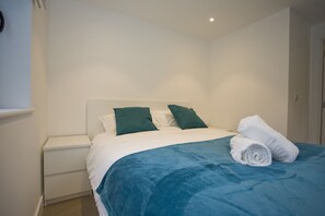 Apartment | 2 Schlafzimmer, Bügeleisen/Bügelbrett, kostenloses WLAN, Bettwäsche