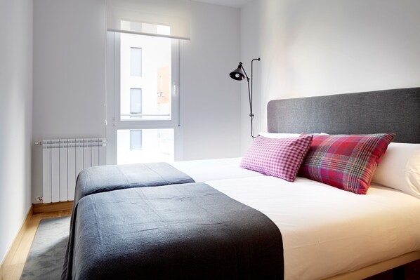 2 habitaciones, tabla de planchar con plancha y wifi gratis