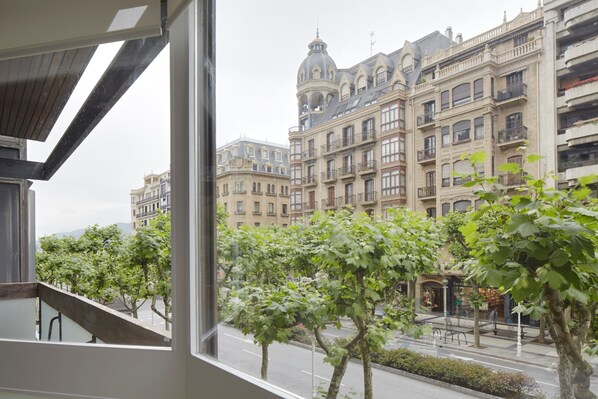 Interior - Enbata by FeelFreeRentals (San Sebastian)