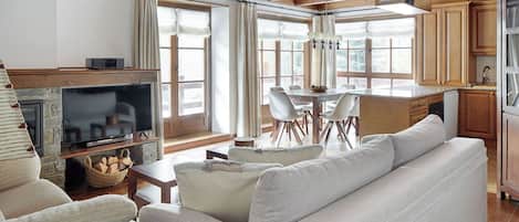 TV, fireplace