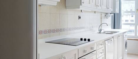 Kühlschrank, Mikrowelle, Geschirrspüler
