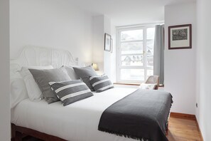 3 عدّة غرف نوم ومكواة/لوح كي وواي فاي مجانًا وملاءات أسرّة