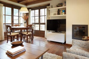 TV, DVD player - Val de Ruda Luxe 6 by FeelFree Rentals (Baqueira)