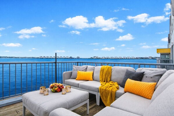 Terrace/patio - Beachfront Baltic Sea vacation apartment "Santiano Lounge" with water view over 2 levels (Olpenitz)