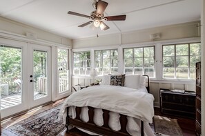 6 Schlafzimmer, Bügeleisen/Bügelbrett, kostenloses WLAN, Bettwäsche