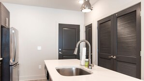 Unclassified image, 3 of 23, button - Sleeps 4 5min from Downtown (Atlanta)