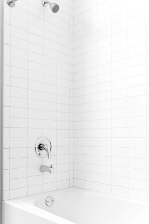Bathroom - Sleeps 4 Walk Everywhere (Atlanta)