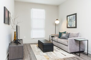 Apartemen | Area keluarga | TV layar datar