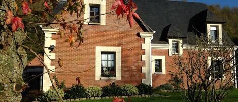 Fachada de la propiedad