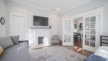 Smart Home Sleeps 12 | Living area | Flat-screen TV