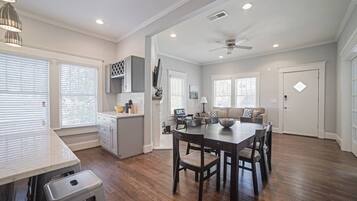 Apartment | In-room dining