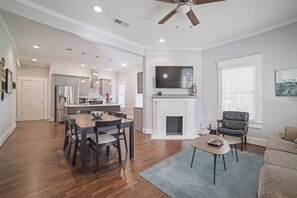 公寓 | 客房内用餐