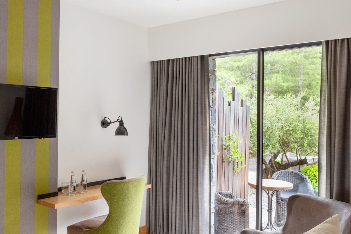 la rivière | 1 bedroom, premium bedding, pillow-top beds, minibar