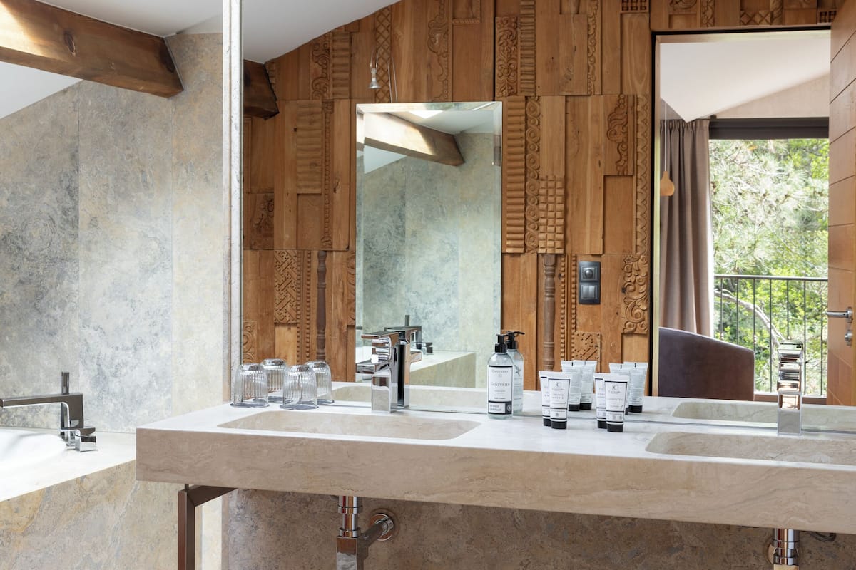suite a casuccia | bathroom | designer toiletries, hair dryer, bathrobes, slippers