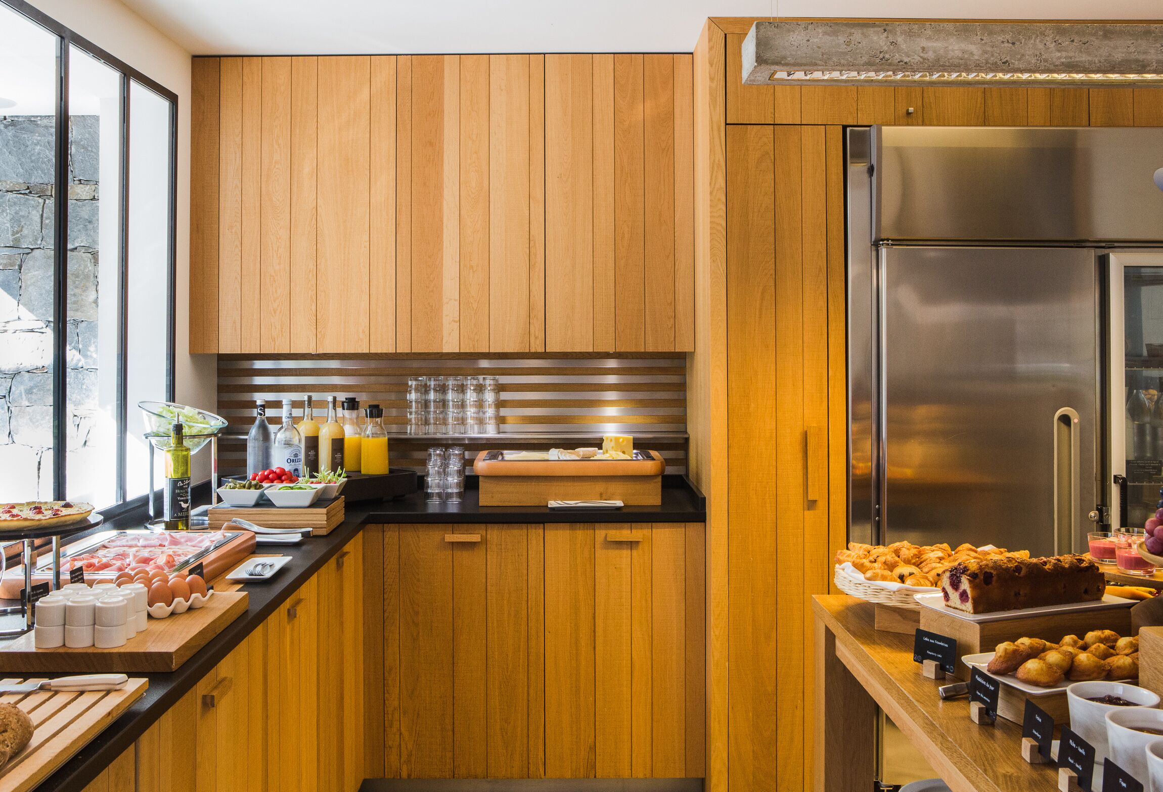 daily buffet breakfast (eur 20 per person)