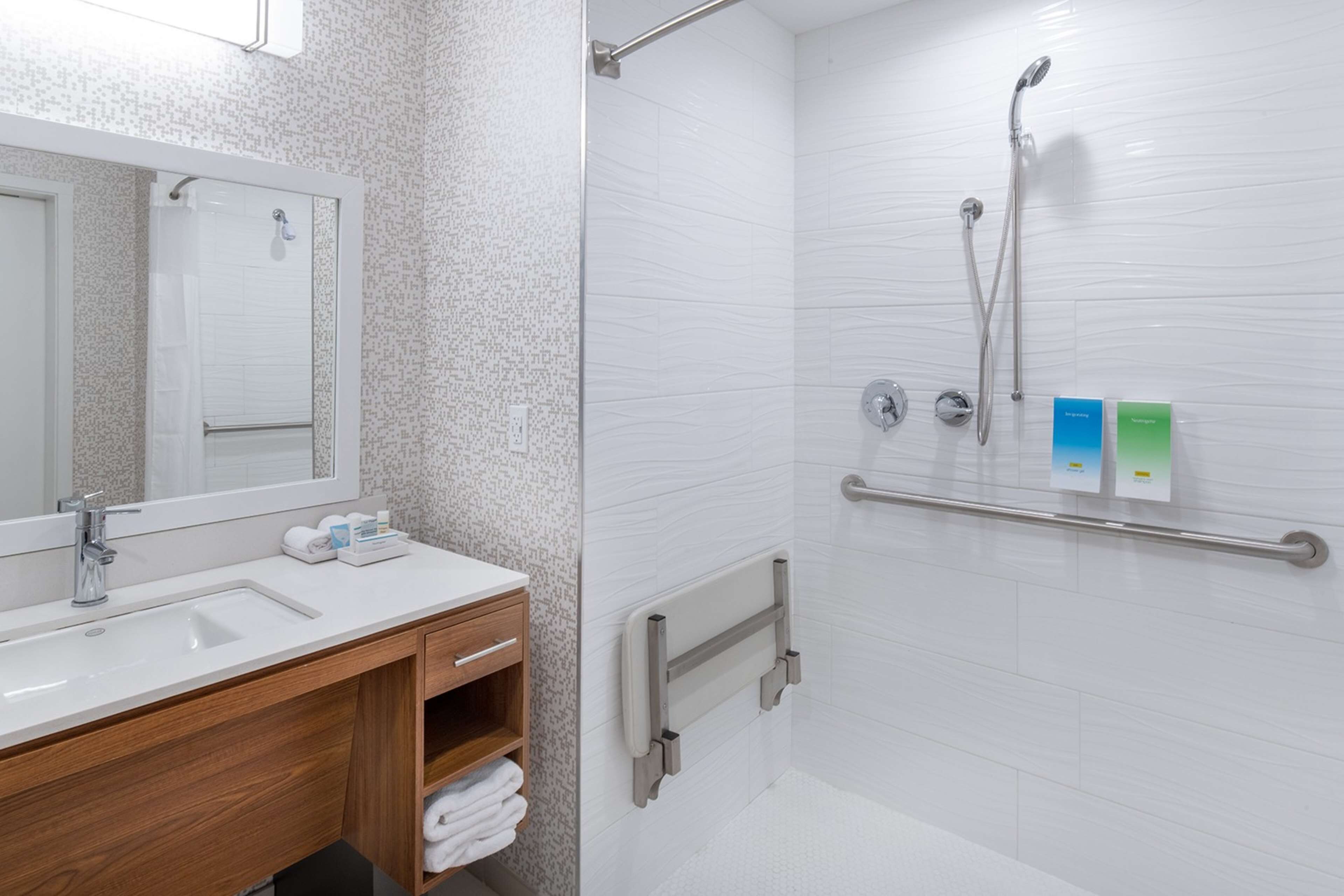 suite, 1 king bed, accessible (mobility & hearing, roll-in shower) | bathroom shower