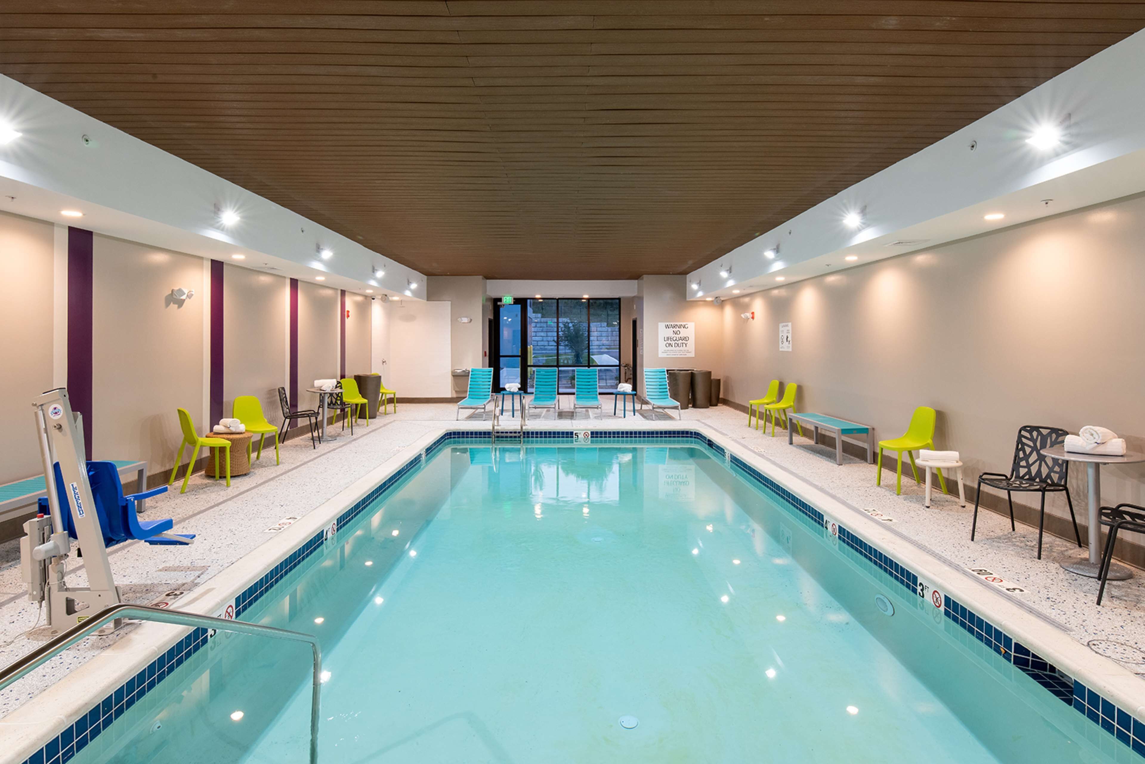 indoor pool, pool loungers