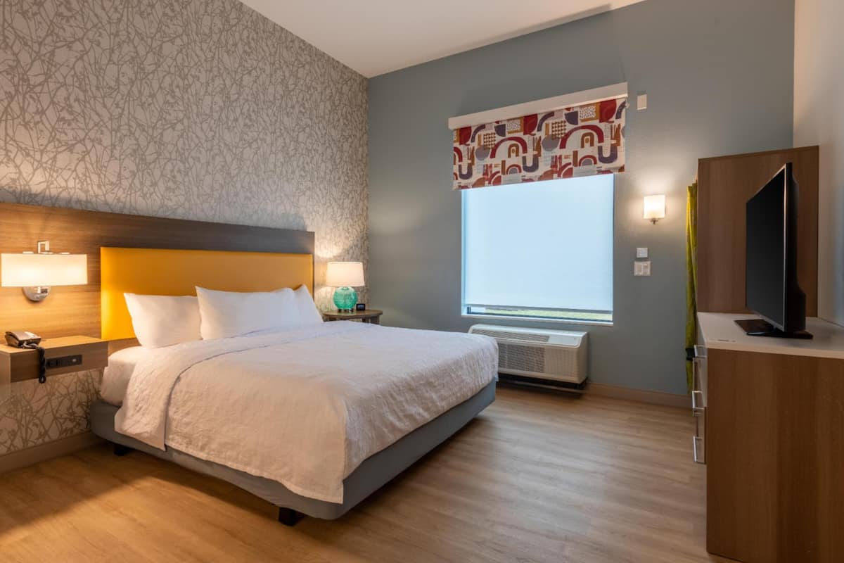 Desk, laptop workspace, blackout drapes, WiFi (free)