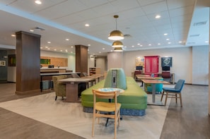 Lobby - Home2 Suites Raynham/Taunton, MA (Raynham)