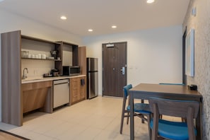 Coffee/tea maker, microwave - Home2 Suites Raynham/Taunton, MA (Raynham)