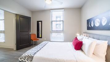 Lägenhet | 2 sovrum, individuell inredning, unika möbler och skrivbord