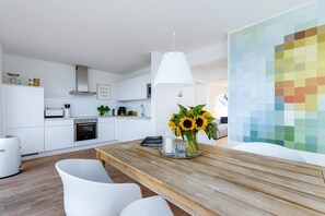Fridge, microwave, oven, stovetop - Baltic Sea vacation in the "Hafenkieker": Fantastic vacation apartment with sauna and sea view! (Olpenitz)