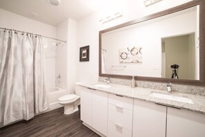 Bathroom - 5min to Downtown Walk Everywhere (Atlanta)