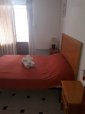 Kamar Single | Didekorasi berbeda-beda, tempat tidur bayi gratis, dan Wi-Fi gratis