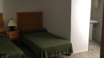 Double Room | Individually decorated, free cots/infant beds, free WiFi, bed sheets