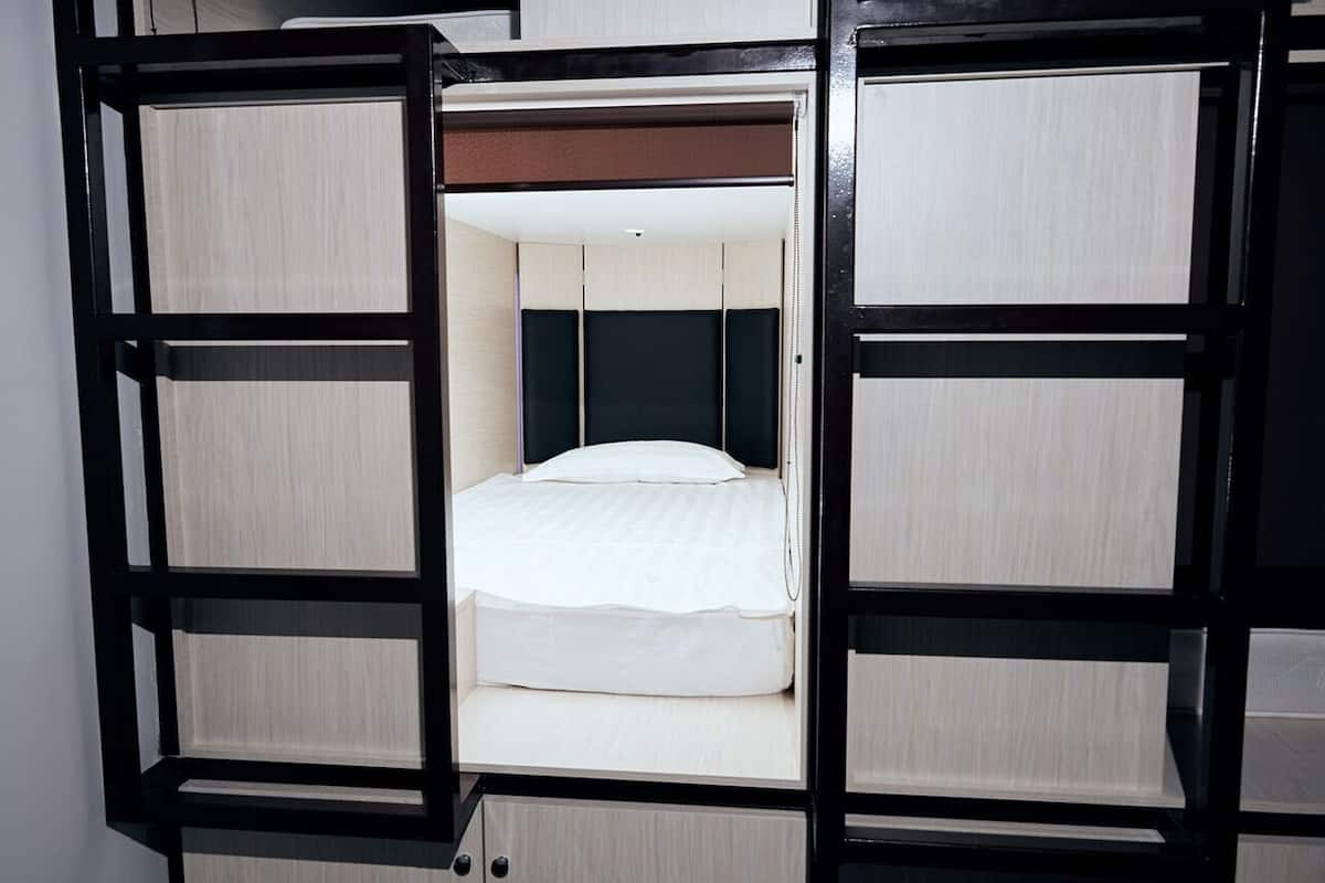 Zimmersafe, Verdunkelungsvorhänge, schallisolierte Zimmer